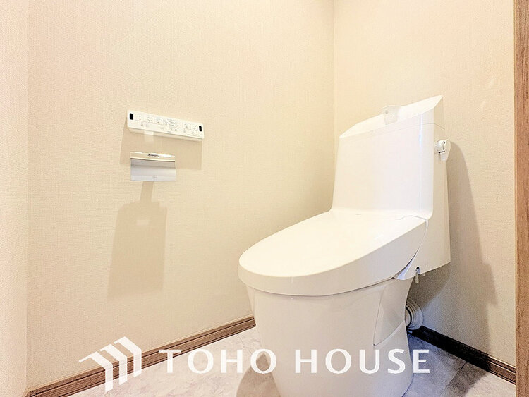トイレ トイレには快適な温水洗浄便座付