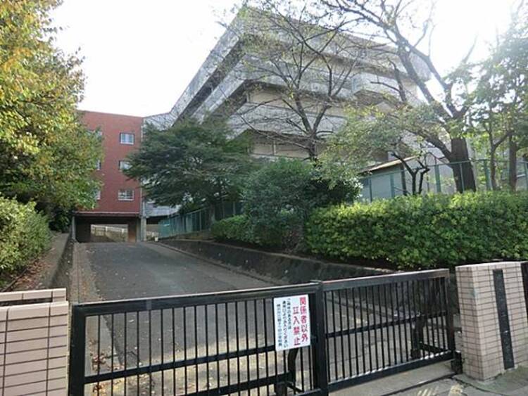 周辺 横浜市立獅子ケ谷小学校	830m	