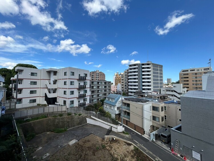 その他 眺望や窓からの景色が良いと、家で過ごす時間も快適です。