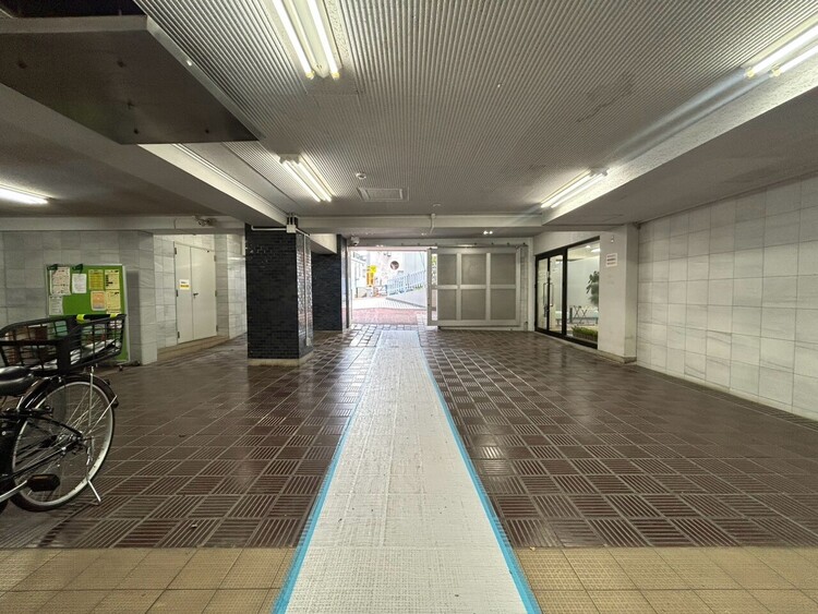 その他 上質感漂う玄関アプローチです。