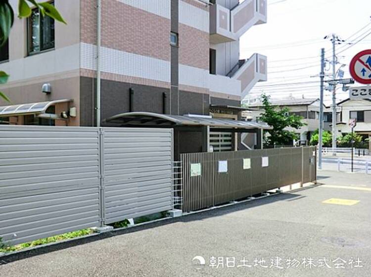 周辺 【さくらの郷みらい保育園】530ｍ　定員１００名超で安定感ある運営です。園庭２ヶ所付きの充実の環境、素材にこだわった手作り給食が魅力。駅から近くに送り迎えもスムーズです。