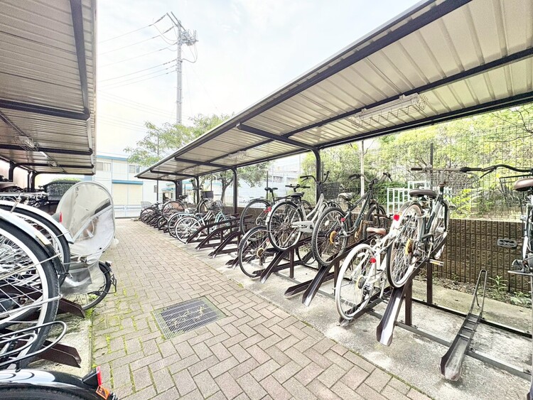 その他 きちんと整備された駐輪場。住む方の心遣いが感じられます。