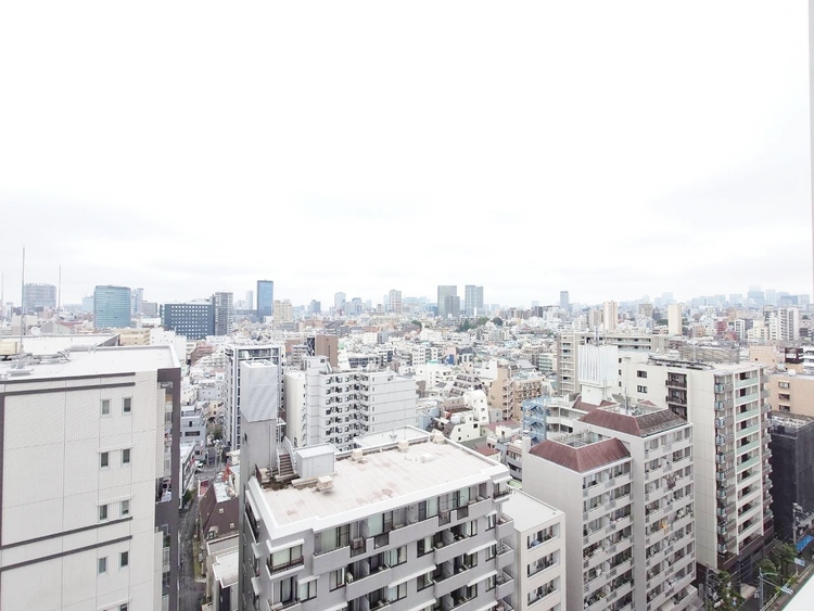 バルコニー 頬をなでる、優しい風を感じることが出来ます。