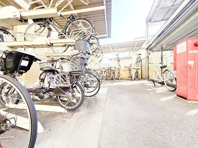 その他 きちんと整備された駐輪場。住む方の心遣いが感じられます。