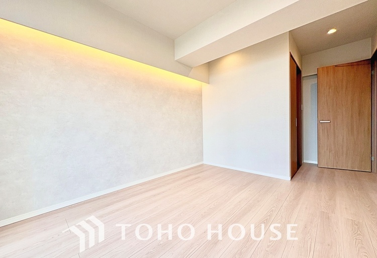 内装 【PRIVATE ROOM】自分だけの時間を、心地よく整える場所。眠るための空間としてはもちろん、趣味や仕事など使い方はさまざま。お気に入りの家具とともに、自分らしい空間づくりをお楽しみください。