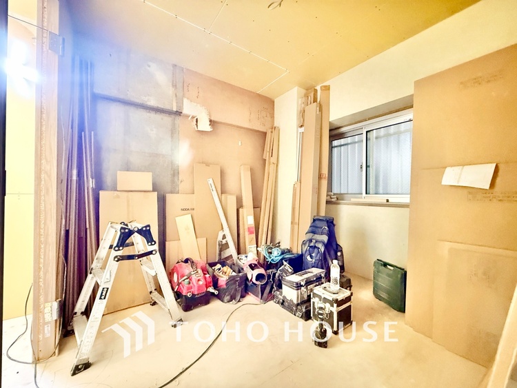 内装 ◆子供部屋◆冷涼な風、そよぐリビング。だんらんの場所はここから始まり、ここで終わる。家族の笑顔が集う素敵な場所だから、こだわり抜いた思いが詰まっているのだと思う。
