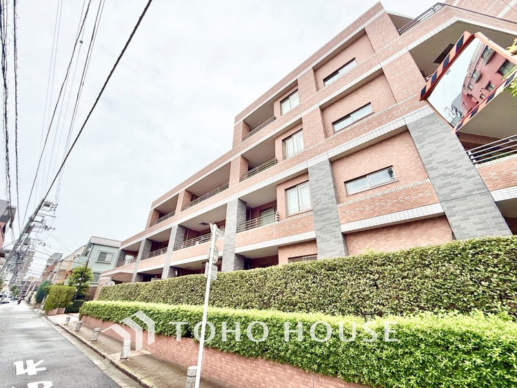 内装 ◆闇夜の輝き◆オレンジ色の光は大人になった今の僕にはわかる。1日の終わりを伝えに来たわけではなく、また明日が来る方へ導いてくれた事を。