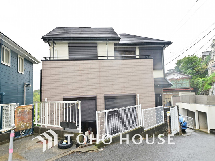 外観 〜角地につき陽当たり良好〜全居室2面採光、LDK17帖超えのゆとりある3LDK中古戸建て〜