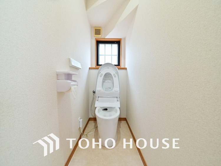 トイレ 清潔な洗浄機能付温水シャワートイレ