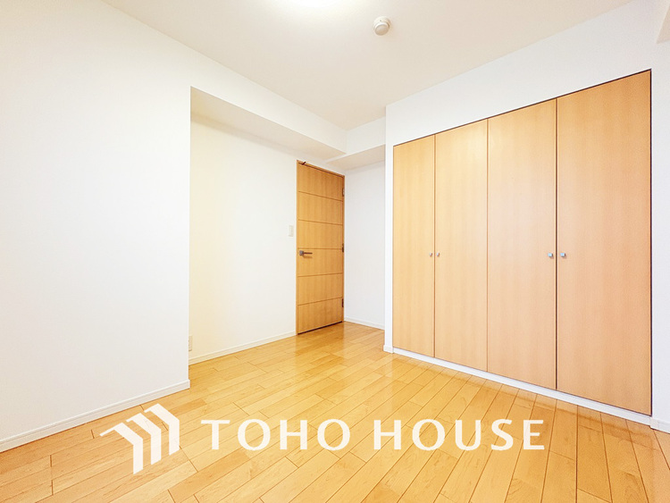 内装 シンプルですっきりとした室内は飽きのこない居心地の良い雰囲気です