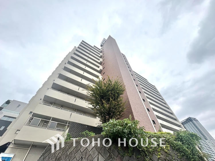 外観 漂う上質な空気感、マンションに入れば「おかえりなさい」と笑顔で迎えてくれるエントランス。最良の心配りを感じるマンションでした。