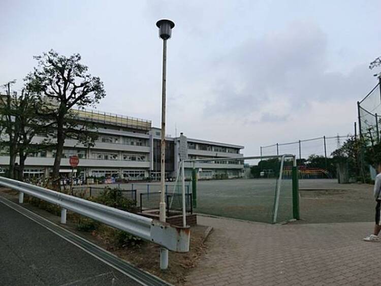 周辺 横浜市立六つ川西小学校まで約430ｍ