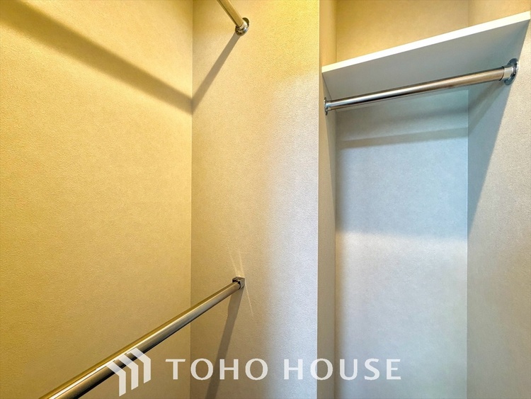収納 大きく開け放たれた壮大な景色。都内にいることを忘れさせてくれる自然豊かな分譲地。風がそよぎ、青空が歌い、太陽が微笑んでくれる幸せな住まい。