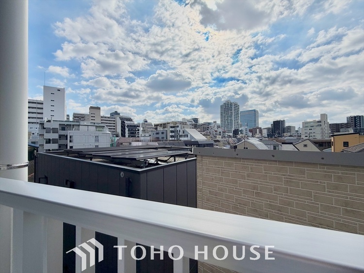 その他 あなたの一日を、まっすぐ彩る。朝の光が差し込むリビングで、家族の笑い声が弾ける。