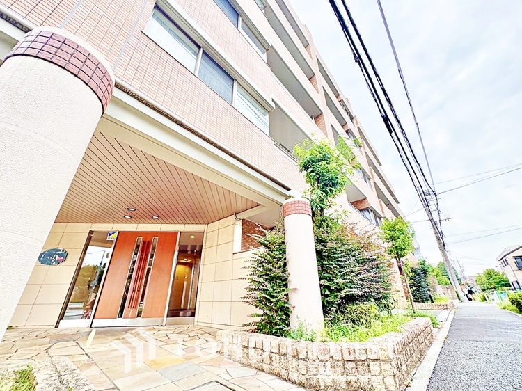 外観 【Urban Comfort, Modern grace】都市の利便性と落ち着いた住環境。洗練された暮らしを叶える住まい