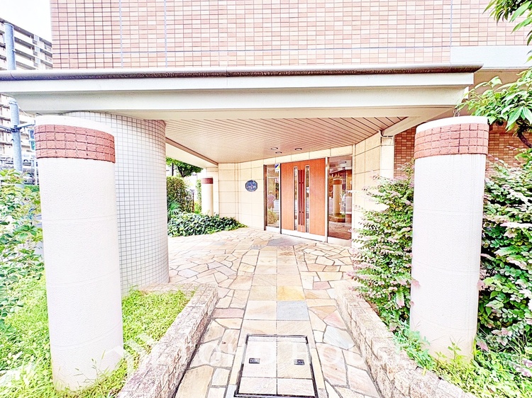 エントランス 【エントランス】敷居をまたぐことが幸せを呼び込む