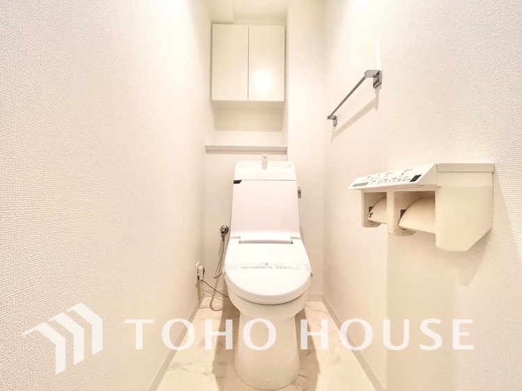 トイレ 【トイレ】落ち着いた空間に仕上がっており快適にご使用できそうです。