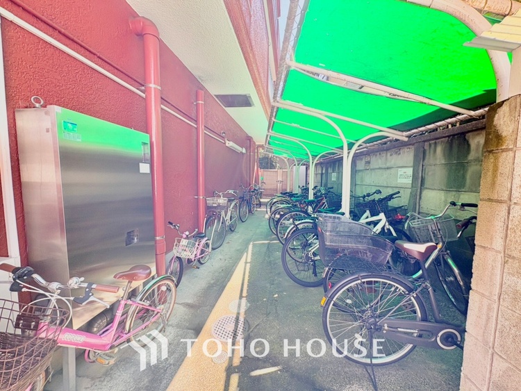 その他 整然と並んだ自転車。居住者のモラルの高さが伺える。