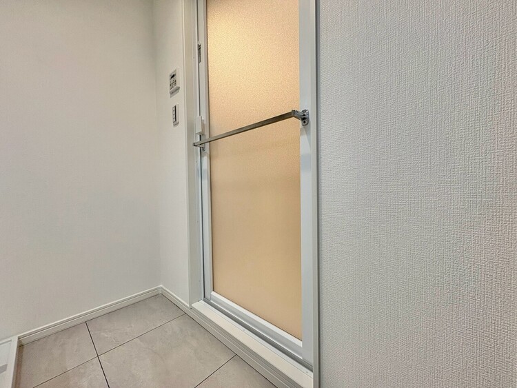 その他 十分な広さの脱衣所。