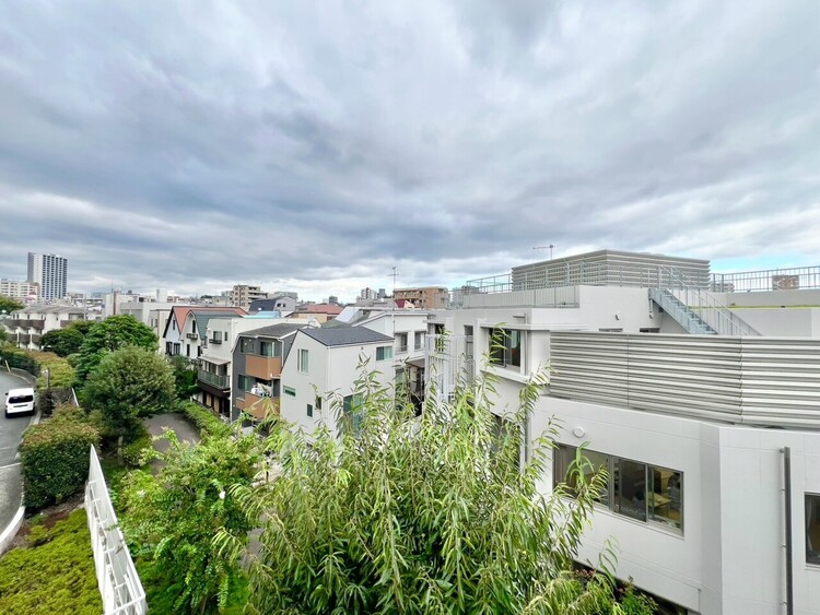 その他 眺望や窓からの景色が良いと、家で過ごす時間も快適です。