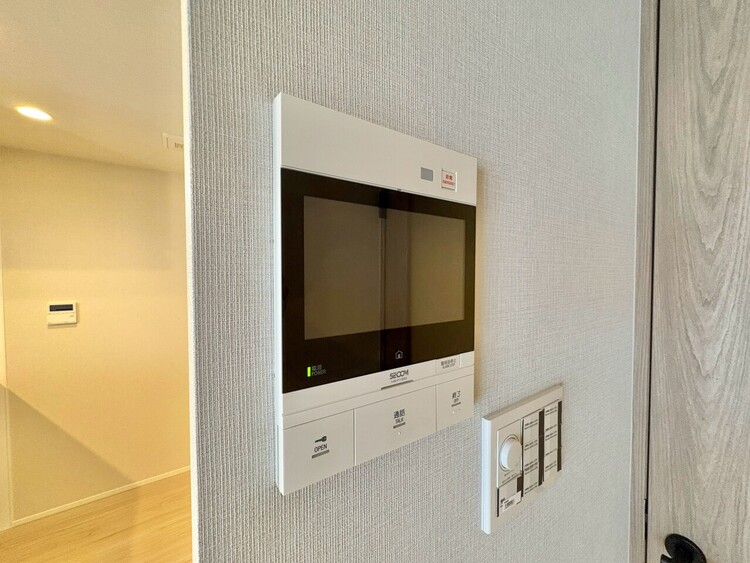 その他 誰が来てもわかる様にモニター付きインターホンを設置。