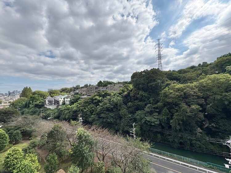 その他 眺望や窓からの景色が良いと、家で過ごす時間も快適です。