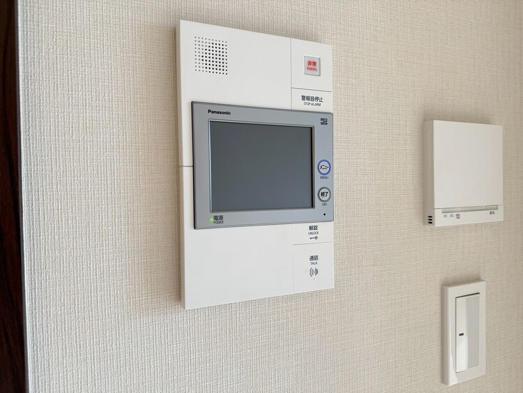その他 誰が来てもわかる様にモニター付きインターホンを設置。