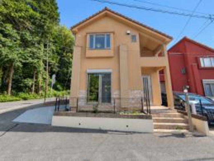 外観 落ち着いた街並みと緑の潤いを感じる住環境です！！魅力的です！穏やかな毎日をゆったり楽しめそうです！！周辺の雰囲気や生活動線も住まい選びの大切なポイントです。ご案内時に街の魅力もご確認ください！