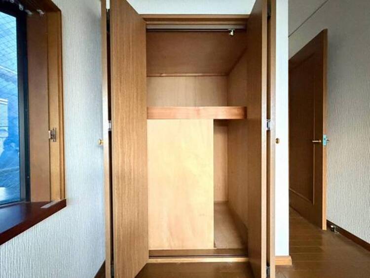 収納 部屋に備えられたクローゼット。普段使わないものなども収納可能ですので、居室を広く使うことが出来ます。