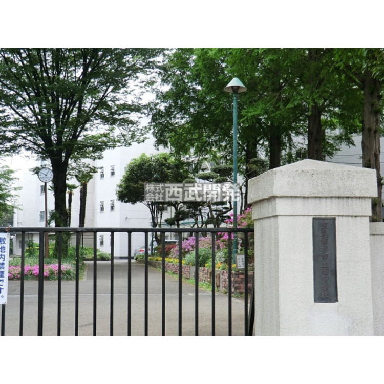 周辺 西中学校(約1800m)