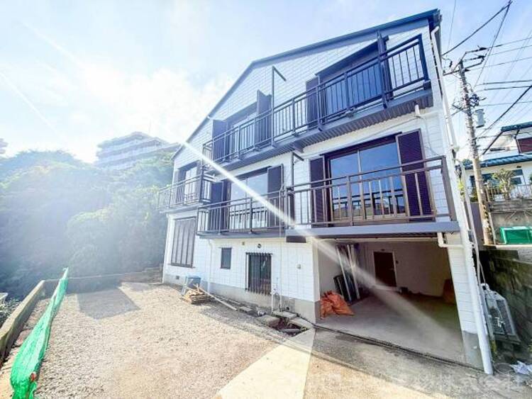 外観 流行に左右されず将来にわたって価値が継続する佇まい！良好な住環境が保たれたエリアで新生活を！