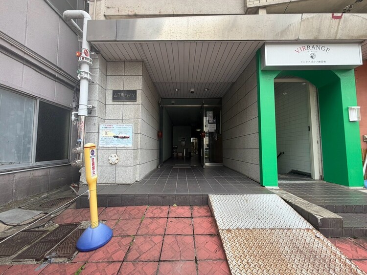 その他 上質感漂う玄関アプローチです。