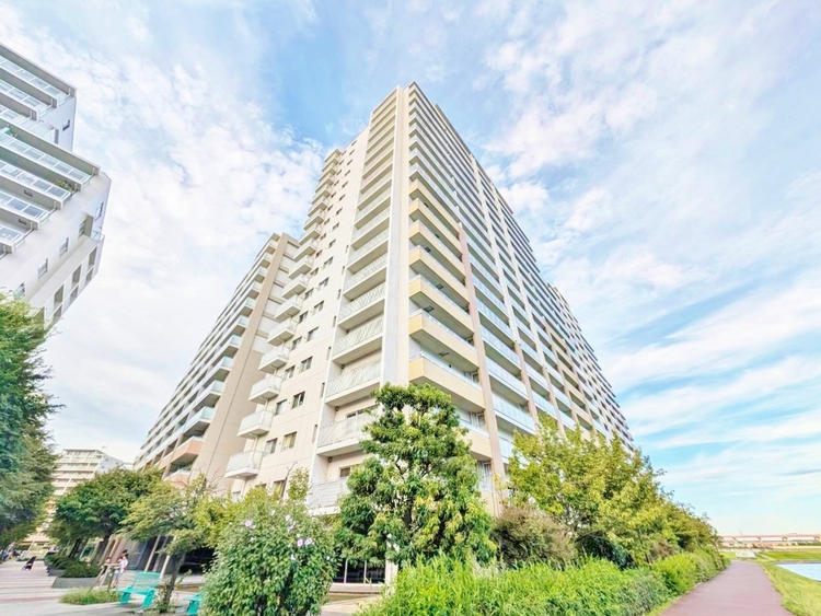 外観 資料には掲載していない情報が、現地にはたくさんあります。是非一度、現地をご確認ください。