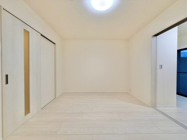 居間 快適に過ごす毎日を求めて、暮らしの中でご自身の「マイホーム」に創り上げてください。