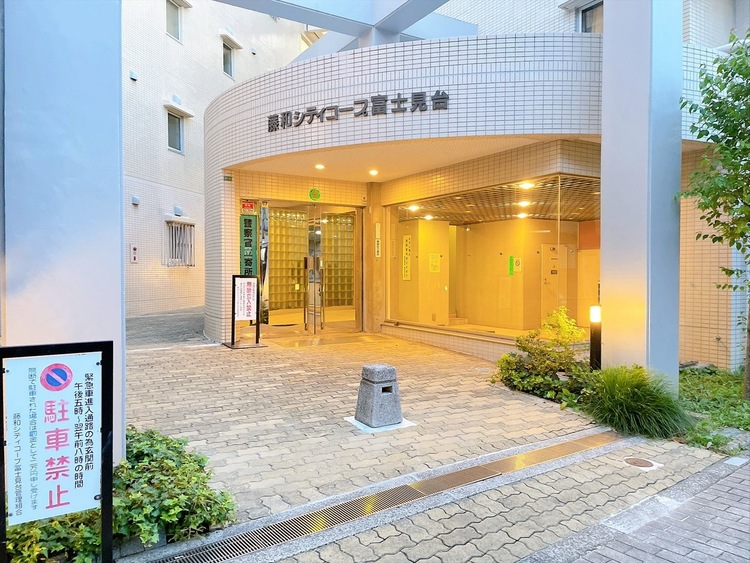 エントランス 外と内をつなぐエントランスは、まさに顔となる場所。