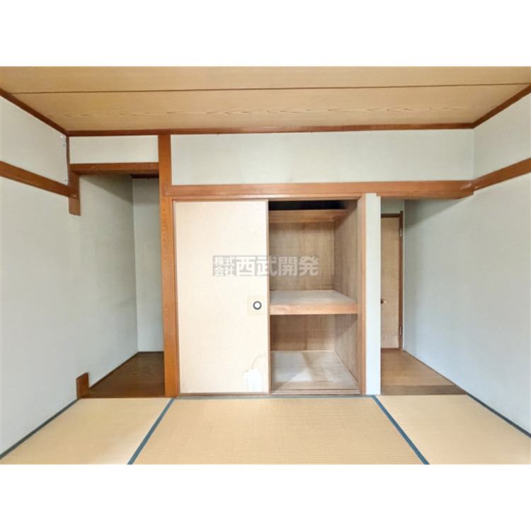収納 １階和室８帖備え付けの収納・床の間
