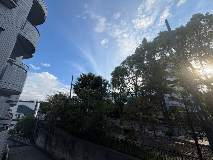 その他 眺望や窓からの景色が良いと、家で過ごす時間も快適です。