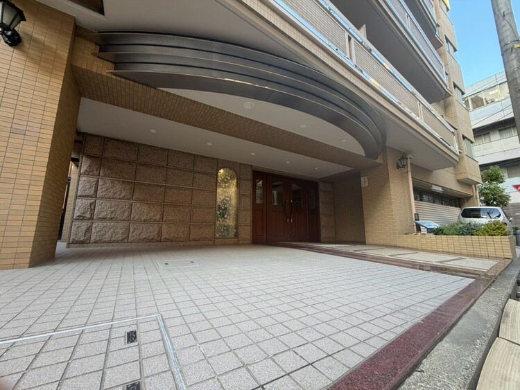 その他 上質感漂う玄関アプローチです。