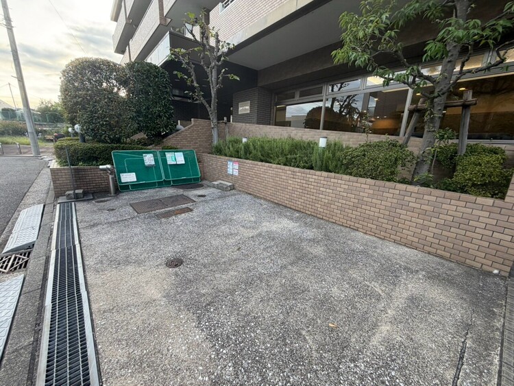 その他 ゴミ置場。綺麗に管理されております。