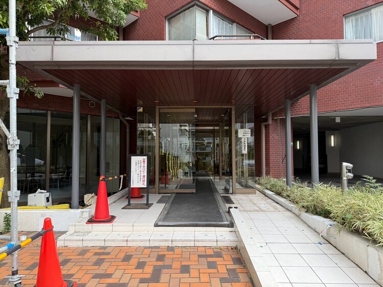 その他 上質感漂う玄関アプローチです。
