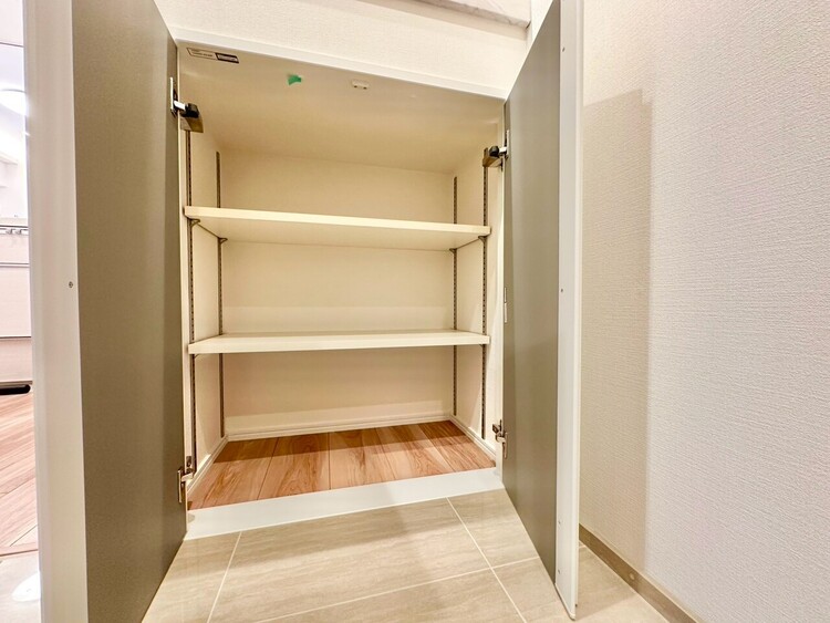 その他 収納スペースが付いていて、お部屋を広く使っていただけます。