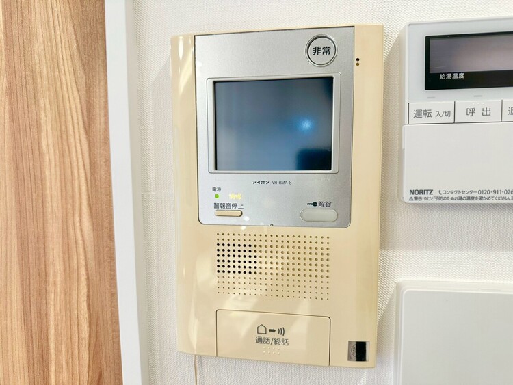 その他 誰が来てもわかる様にモニター付きインターホンを設置。