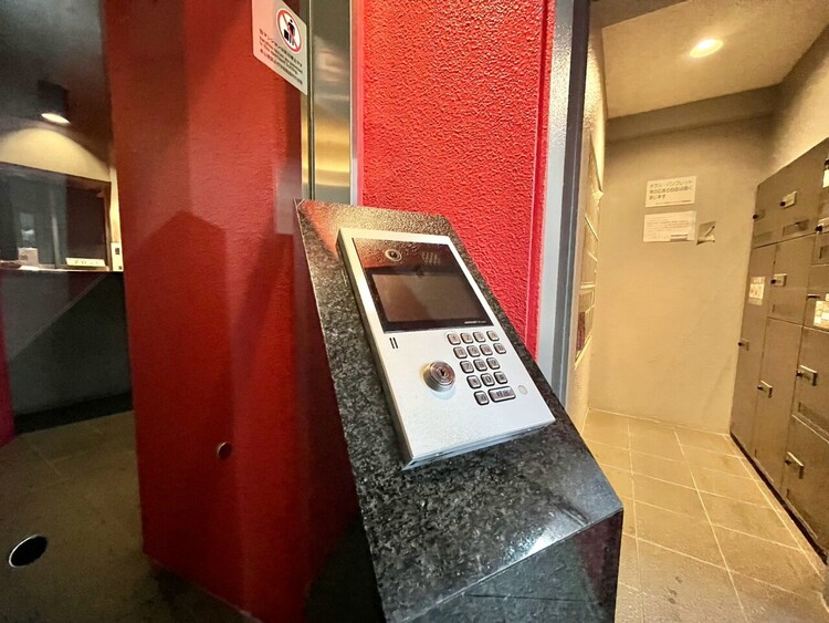 その他 誰が来てもわかる様にモニター付きインターホンを設置。