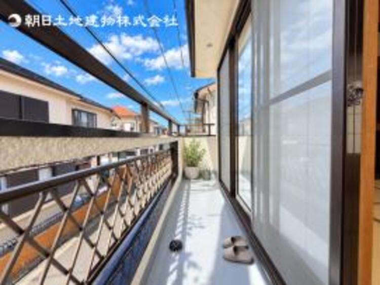バルコニー 陽当たりと開放感を楽しめるバルコニーです。※一部CGです 