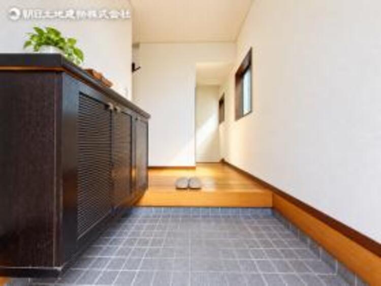 その他 毎日の出入りを気持ちよく迎える、明るい玄関です。※一部CGです 