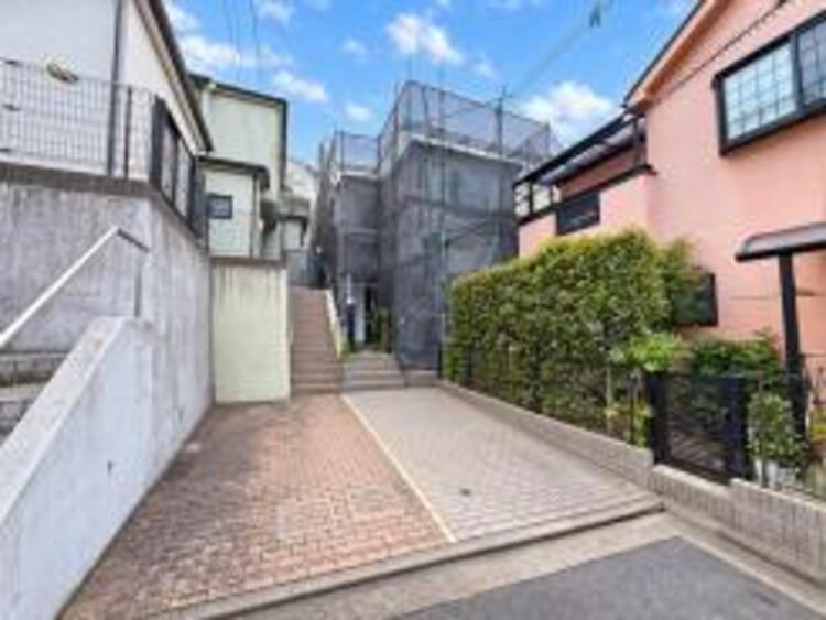 外観 この場所でよかったと心から言える立地と環境がここにあります！日々過ごす中で感じる喜びはプライスレス！今〜未来どのタイミング、どの世代でも快適に過ごすことができる場所は何事にも代えがたい贅沢です！！ 