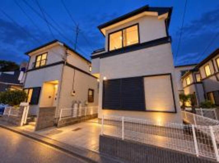 外観 前面道路を含め、現地の開放感をご確認ください。※一部CGです 