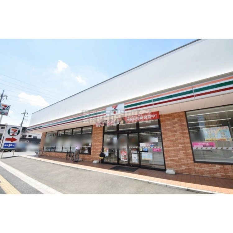 周辺 セブンイレブン富士見鶴馬西店(約450m)