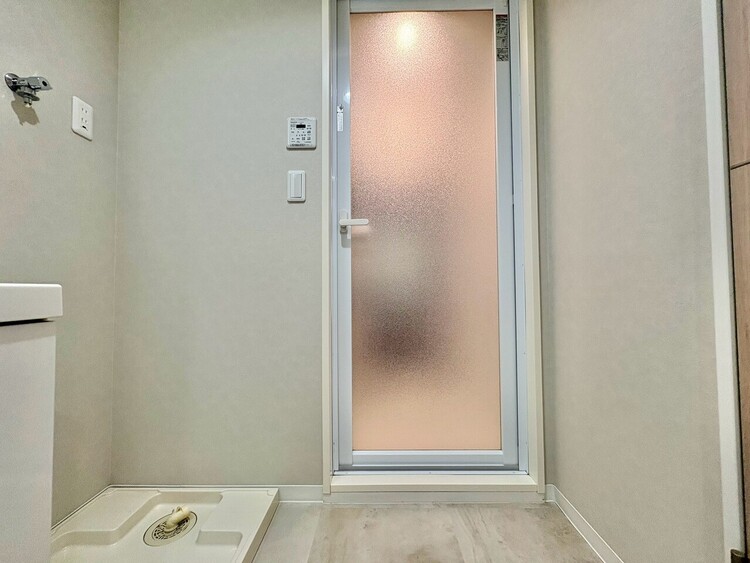 その他 十分な広さの脱衣所。