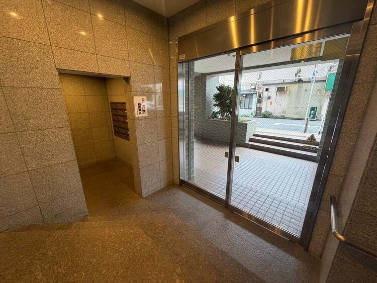 その他 館内は静寂な中が保たれており、管理が行き届いている印象を受けました。